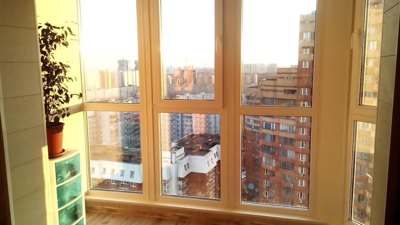 Остекленение балконов REHAU фото